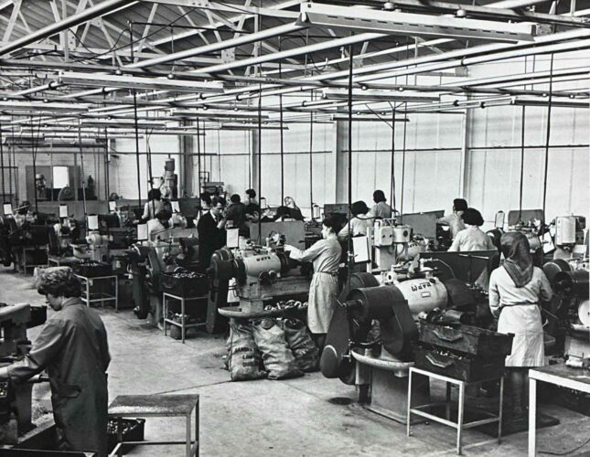 LOW-Instantor-archive-photo