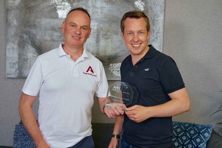 low---Simon-Acres-Group-wins-Best-SME-Engagement-Award-by-the-EMAAN